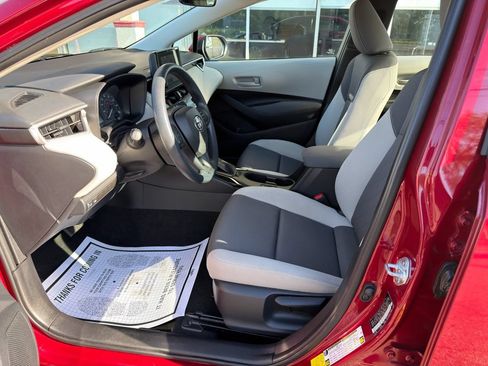 Used 2024 Toyota Corolla LE w/ LE Convenience Package FWD image 15