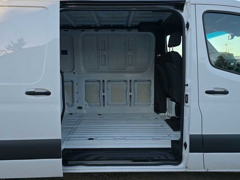 Used 2025 Mercedes-Benz Sprinter 2500 image 14