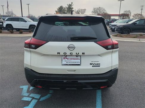 Used 2023 Nissan Rogue SV w/ SV Premium B Package image 5