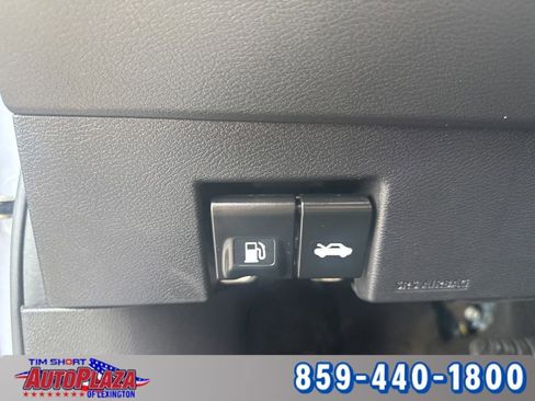 Used 2025 Nissan Versa SV FWD image 22