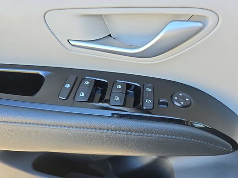 Used 2024 Hyundai Tucson Limited image 25