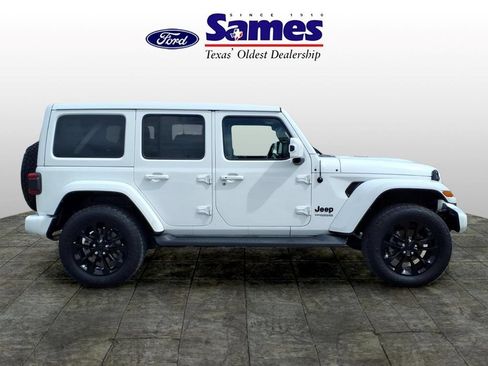 Used 2021 Jeep Wrangler Unlimited Sahara AWD/4WD image 2