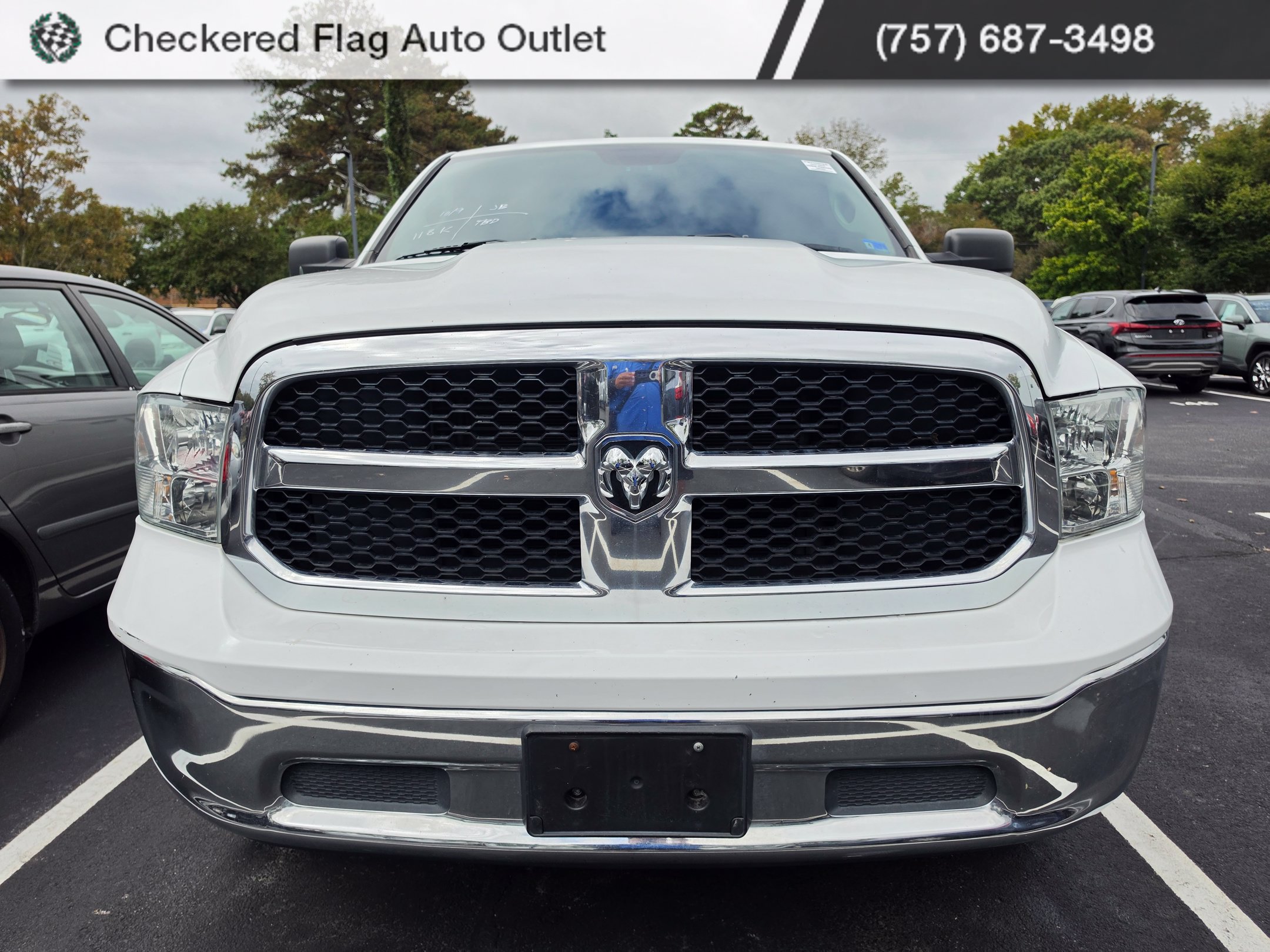Used 2019 RAM 1500 Classic SLT w/ Luxury Group AWD/4WD image 2