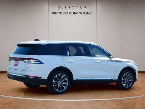 Used 2025 Lincoln Aviator Reserve w/ Illumination Package image 5