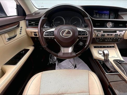 Used 2018 Lexus ES 350 w/ Luxury Package w/Wood Trim FWD image 6