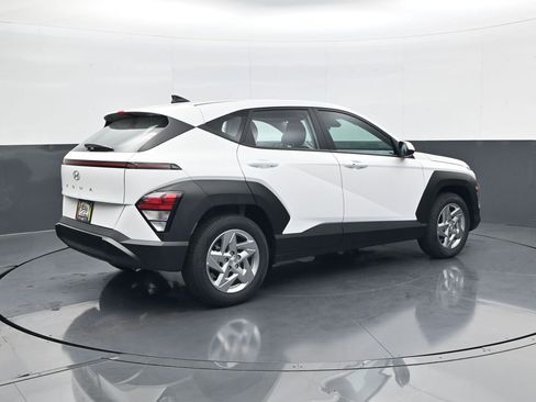 New 2026 Hyundai Kona SE image 5