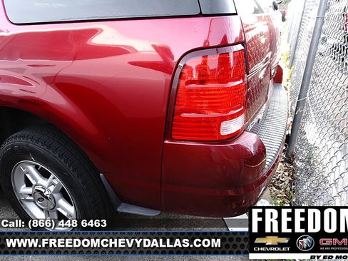 Used 2004 Ford Explorer XLT AWD/4WD image 8