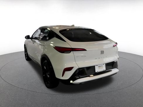 Used 2025 Buick Envista Sport Touring image 12