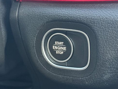 Used 2024 Mercedes-Benz GLE 450e 4MATIC image 25