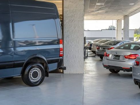 Used 2018 Mercedes-Benz Sprinter 2500 image 50