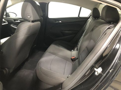 Used 2018 Chevrolet Cruze LS image 15