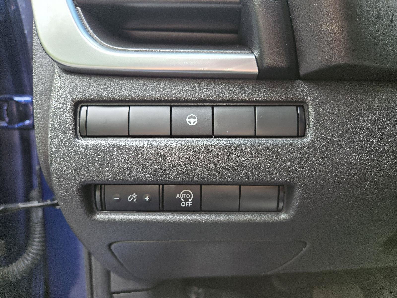 Used 2023 Nissan Rogue SV AWD/4WD image 15