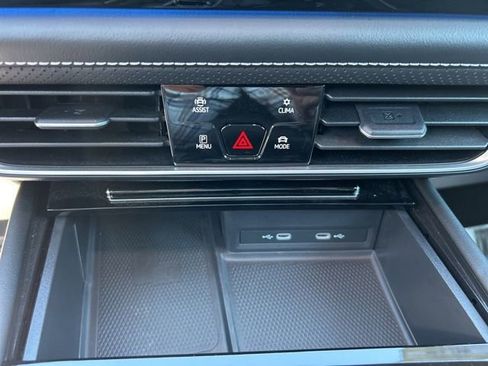 Certified 2024 Volkswagen Atlas SEL Premium R-Line image 18