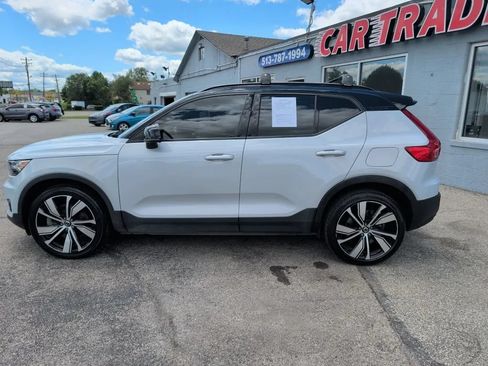 Used 2021 Volvo XC40 P8 Recharge w/ Advanced Package AWD/4WD image 3