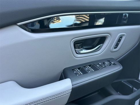 New 2025 Honda Pilot EX-L image 36