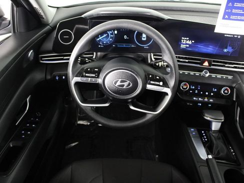 Certified 2024 Hyundai Elantra SEL FWD image 8