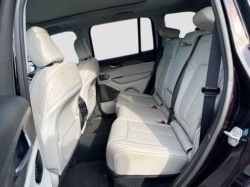 Used 2022 Jeep Grand Cherokee Overland image 28