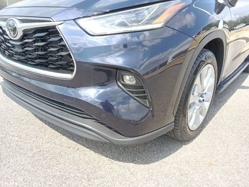 Used 2023 Toyota Highlander Limited image 9