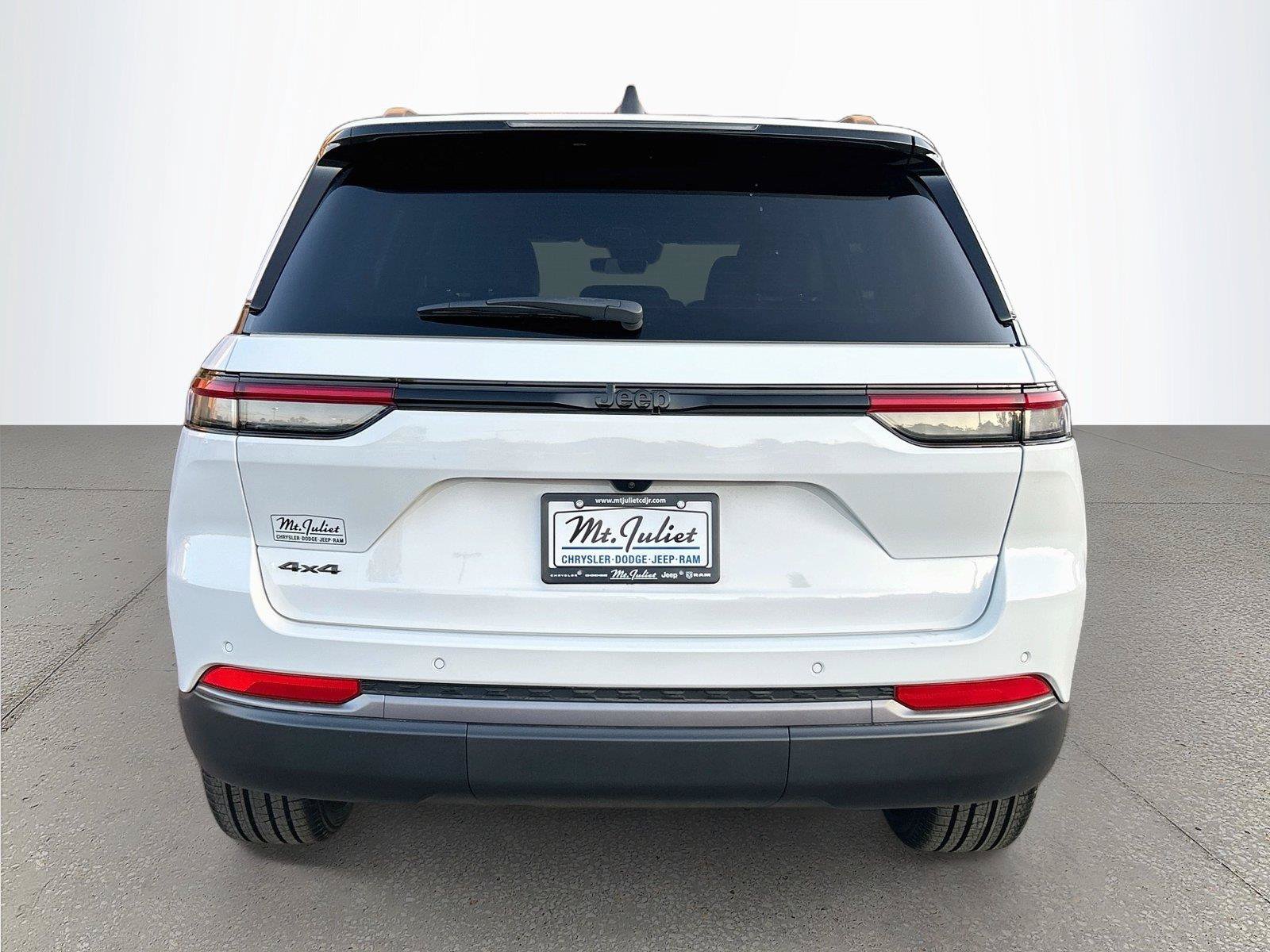 New 2026 Jeep Grand Cherokee Limited w/ Limited Altitude Package AWD/4WD image 5