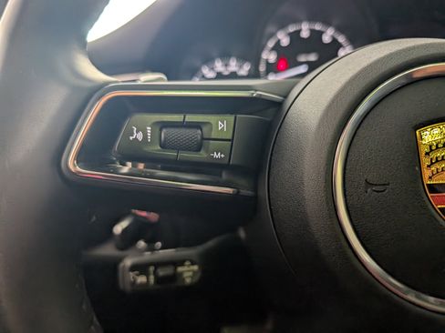Used 2025 Porsche Macan image 33