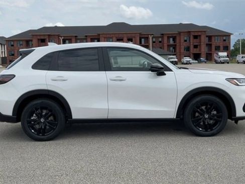 New 2026 Honda HR-V Sport image 9