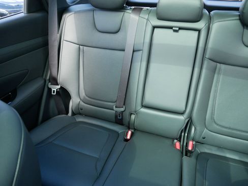 Certified 2025 Hyundai Tucson Limited AWD/4WD image 12