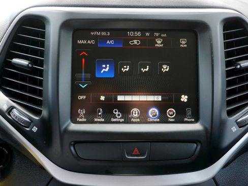 Used 2016 Jeep Cherokee Trailhawk image 13