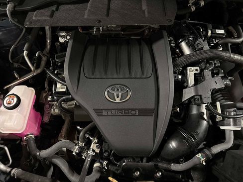 Used 2024 Toyota Grand Highlander AWD image 12