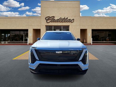 New 2026 Cadillac Vistiq Luxury w/ LPO, Floor Liner Package image 8