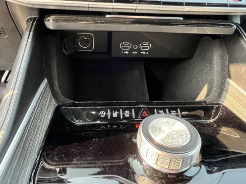 Used 2024 Jeep Wagoneer Series II w/ Flexible Seating Group RWD image 13