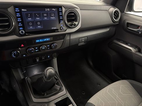Used 2022 Toyota Tacoma TRD Off-Road image 24