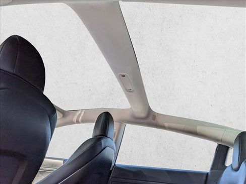 Used 2020 Tesla Model 3 Standard Range Plus RWD image 18