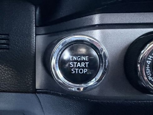 Used 2017 Toyota Tacoma TRD Off-Road image 17