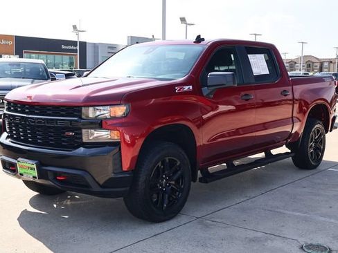Used 2022 Chevrolet Silverado 1500 Custom Trail Boss w/ Safety Confidence Package AWD/4WD image 3