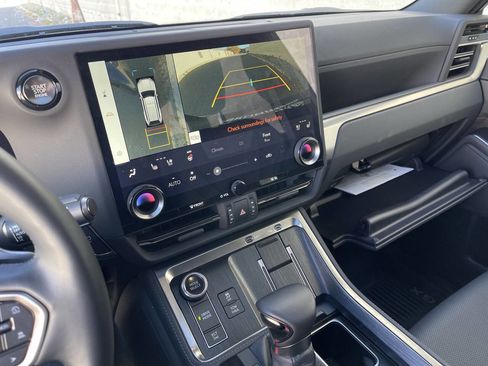 Used 2025 Lexus GX 550 image 11