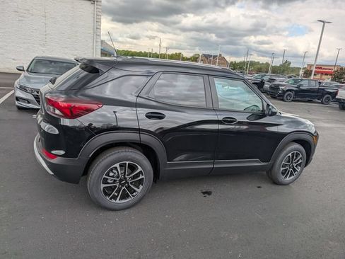 New 2026 Chevrolet TrailBlazer LT w/ LT Cold Weather Package FWD image 8