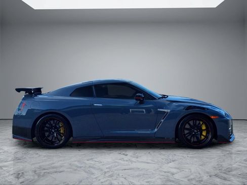 Used 2021 Nissan GT-R NISMO AWD/4WD image 9