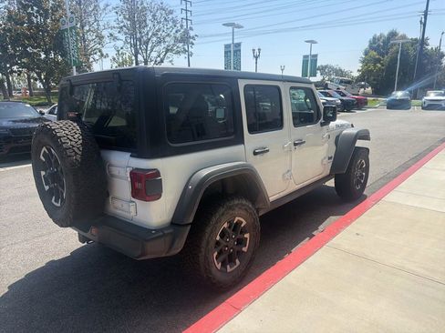 Used 2024 Jeep Wrangler Unlimited Rubicon 4xe w/ Convenience Group AWD/4WD image 3