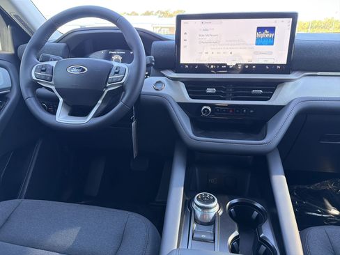 New 2026 Ford Explorer Active RWD image 3