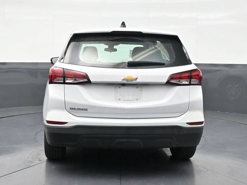 Used 2024 Chevrolet Equinox LS w/ Driver Confidence II Package FWD image 4