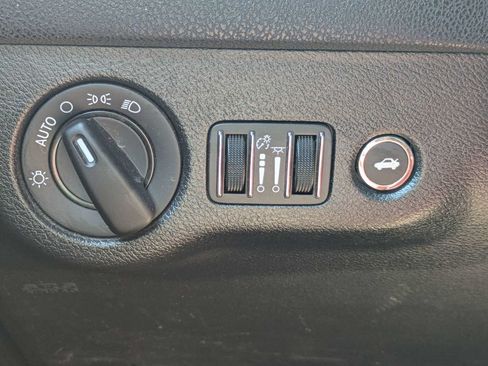 Used 2018 Dodge Charger SXT w/ Blacktop Package RWD image 24