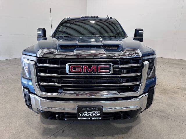 Used 2024 GMC Sierra 3500 SLE w/ SLE Convenience Package AWD/4WD image 3