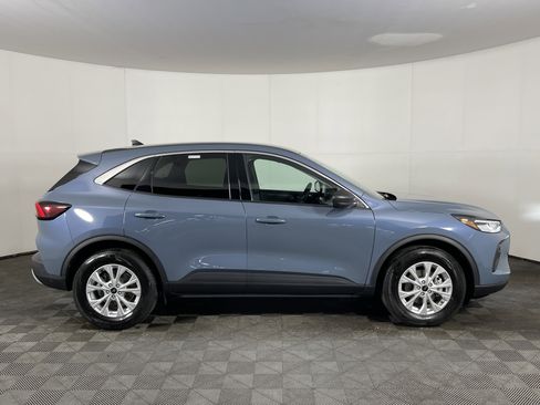 Used 2023 Ford Escape Active image 5