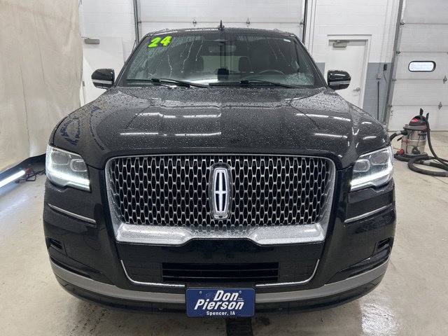 Used 2024 Lincoln Navigator L Reserve AWD/4WD image 2