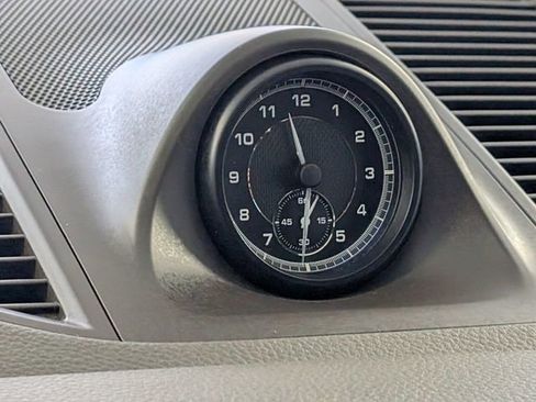 Used 2022 Porsche Macan image 26