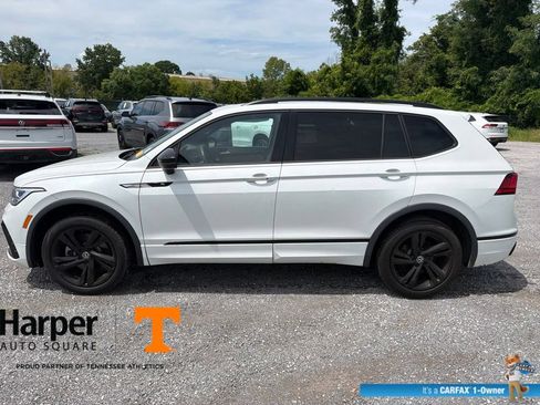 Used 2024 Volkswagen Tiguan SE R-Line AWD/4WD image 2