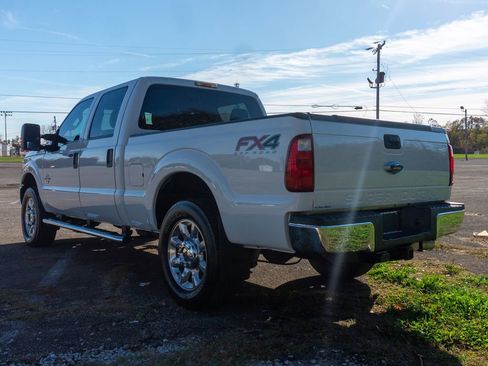 Used 2015 Ford F250 XLT w/ XLT Interior Package image 8