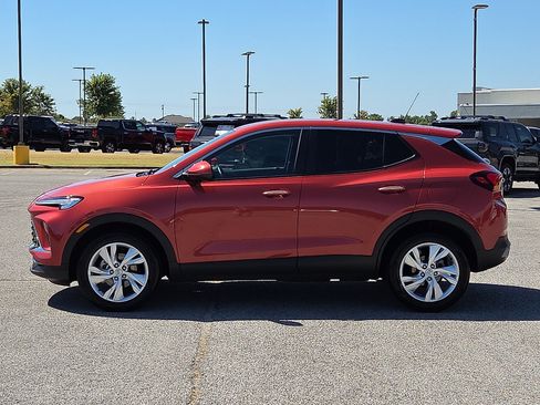 Used 2024 Buick Encore GX Preferred FWD image 3