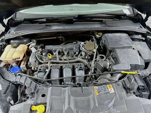 Used 2015 Ford Focus Titanium FWD image 31