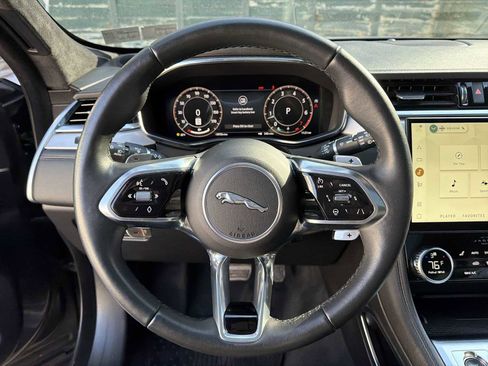 Used 2023 Jaguar F-PACE S image 11